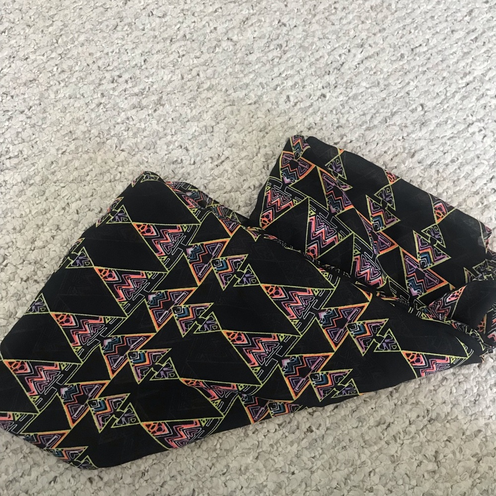 Multi color geometric scarf